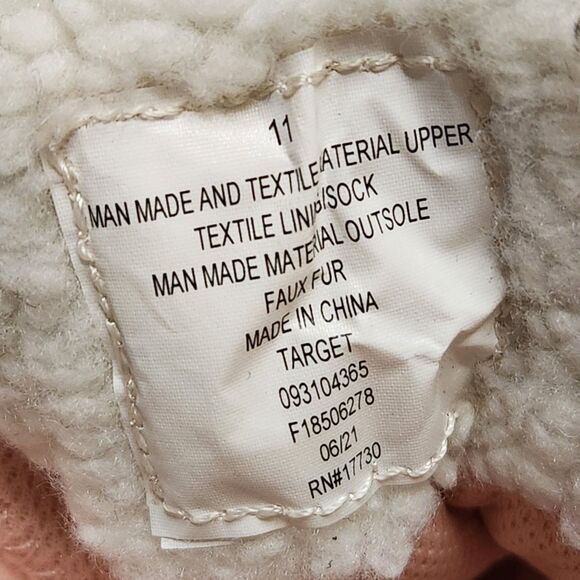 Cat & Jack Girls’ Winter Boots + Minnie Mouse Hat & Gloves – Size 11 - Picture 3 of 10